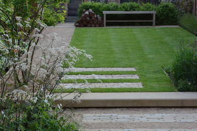 Contemporary garden in Oxfordshire.