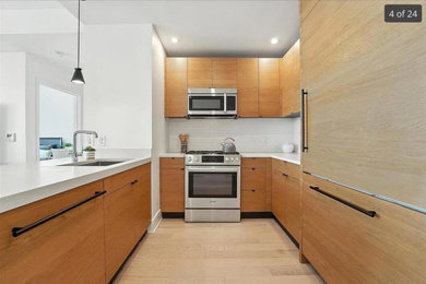 Inspiration for a modern kitchen remodel in New York