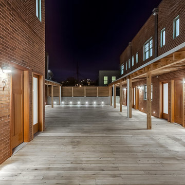 The Courtyard at 3400 Roland Ave