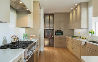Kitchen of the Week: Sleek Galley With Warm Finishes