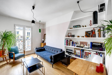 Foto på ett litet minimalistiskt hem