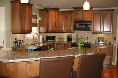 Inspiration for a timeless kitchen remodel in Atlanta