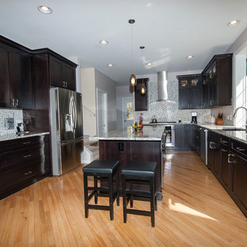 Dura Supreme Kitchen with a Contemporary Flair