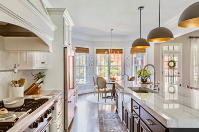 Example of a kitchen design in Raleigh