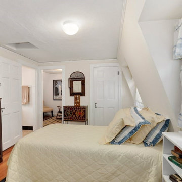 Lovely Older 1930s Colonial w/Good Bones in Marblehead