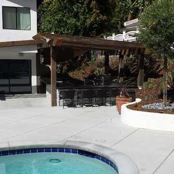 Large U-Shaped Grill Island w/Kamodo Joe Smoker