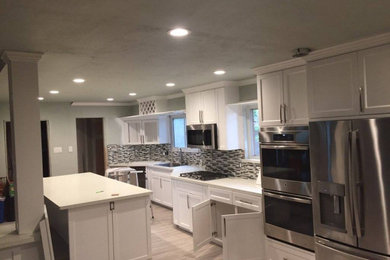 Trendy kitchen photo in Austin