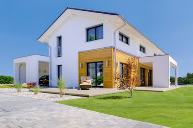 Mid-sized contemporary home design in Stuttgart.