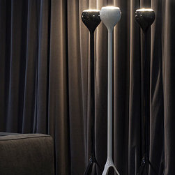 Lys 334 Floor Lamp by Oluce - Floor Lamps