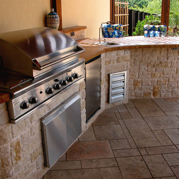 Dal-Rich Outdoor Kitchen and Grilling spaces