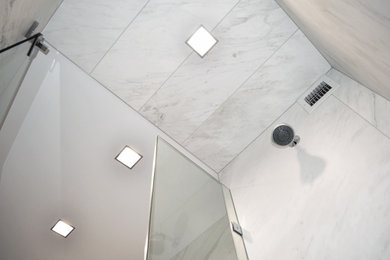 Minimalist home design photo in Chicago