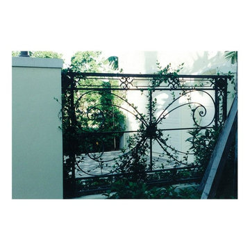 Driveway gates