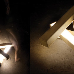nu. an adjustable light sculpture. - Table Lamps