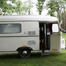 Houzz Tour: Fra brun cigarkasse til monokrom, stilfuld campingvogn