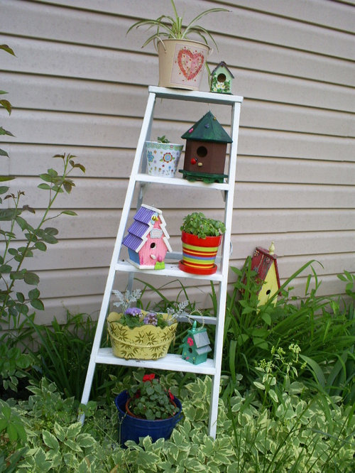 Plant and birdhouse ladder