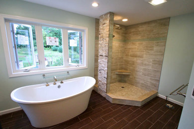 Example of a classic bathroom design in Bridgeport