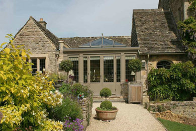 Photo of a conservatory in Buckinghamshire.