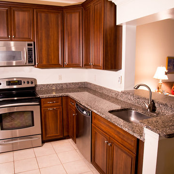 Cherry-look Laminate Kitchen in Alexandria, Virginia