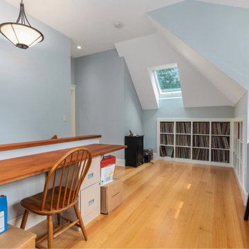 Select Rift & Quarter Sawn Red Oak Plank Flooring, Study - Bonus Space
