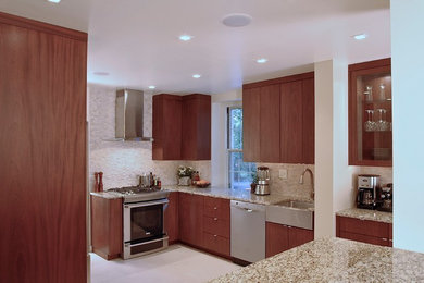 Kitchen - modern kitchen idea in New York