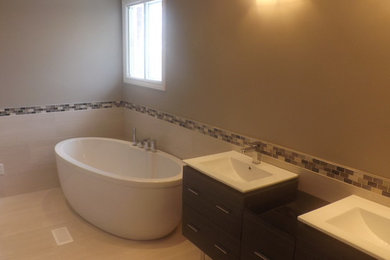 Bathroom - bathroom idea in Toronto