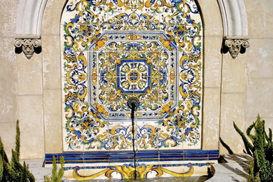 Inspiration for a mediterranean landscaping in San Francisco.