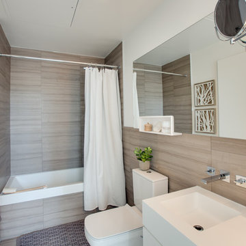 Staging Project-Chaz Yorkville Condo Ensuite Bathroom