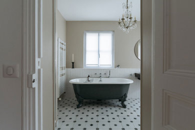 Exemple d'une salle de bain tendance.