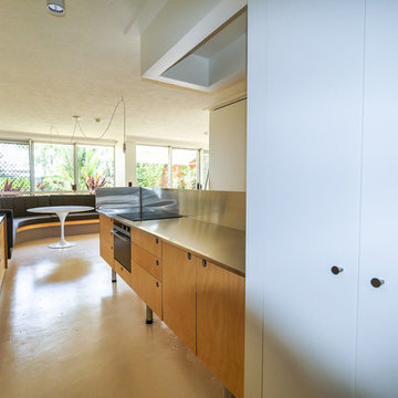 Burleigh Beach Tower Apartment