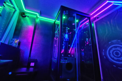 Inspiration pour un petit WC suspendu bohème avec un placard à porte plane, des portes de placard noires, un carrelage noir, des carreaux de céramique, un mur violet, un sol en vinyl, un lavabo posé, un plan de toilette en stratifié, un sol noir, un plan de toilette noir et meuble-lavabo suspendu.