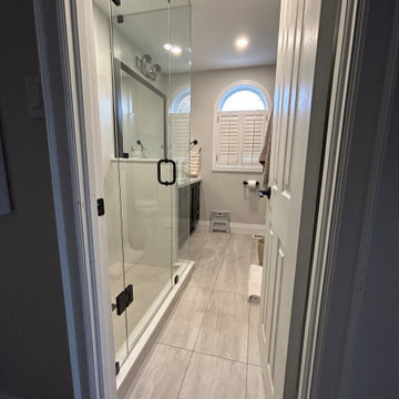 Maximized Bathroom Space
