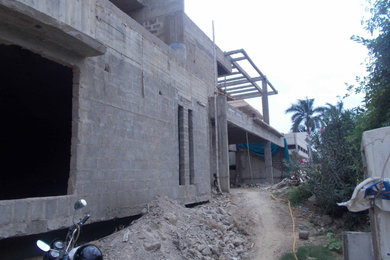 Example of a minimalist home design design in Other