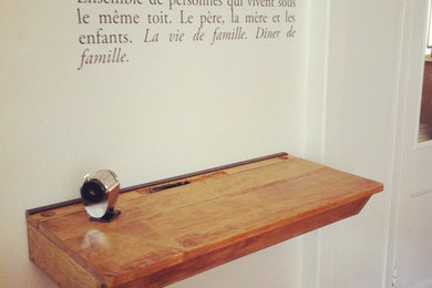 Like an old School Table ...