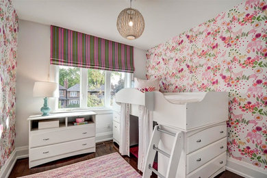 Bedroom - contemporary bedroom idea in Toronto