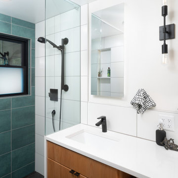 Black Bathroom Fixtures and Undermount Sinks