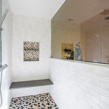 Large Open Shower with Floating Bench & Niche