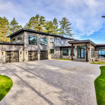 Modern Lake House - Entering the Drive