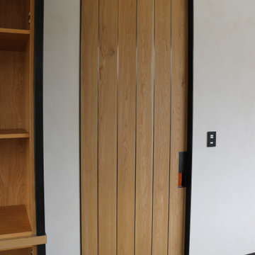 Pintstripe Door