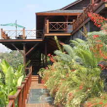 EXTERIOR HOME