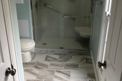 Example of a trendy bathroom design in Nashville