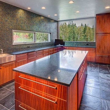 Hillside Private Aviation Home