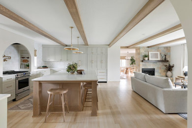 Inspiration for a transitional kitchen remodel in Minneapolis