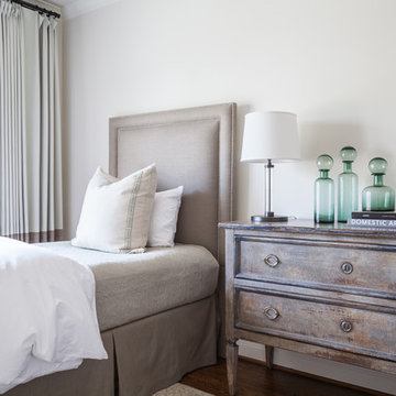 Traditional Meets Midcentury Modern Design in River Oaks