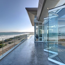 Boomer Beach Framelss Glass - Products