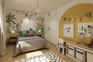 Cette image montre une grande chambre d'enfant de 4 à 10 ans nordique avec parquet clair, du papier peint, un sol beige et un mur jaune.