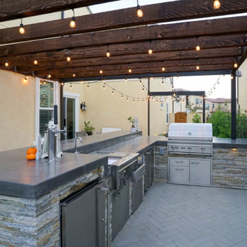 Outdoor Living in Del Sur