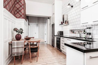 Design ideas for a traditional kitchen in Gothenburg.