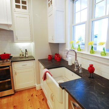 Lakefront Cottage-Kitchen