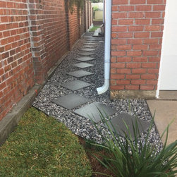 Limestone walkways with stepping stones - Landscaping Stones And Pavers