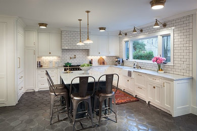 Elegant kitchen photo in New York